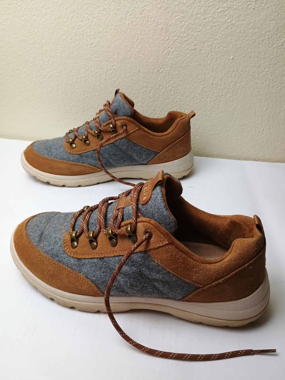 Evolve by easy Spirit 9W Suede & Wool Blend Sneakers in Brown and Gray Lace Up